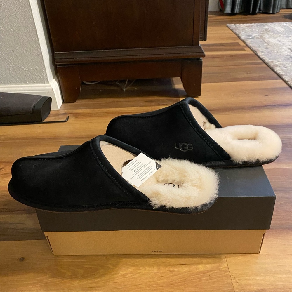 Mens Ugg Slippers NWT